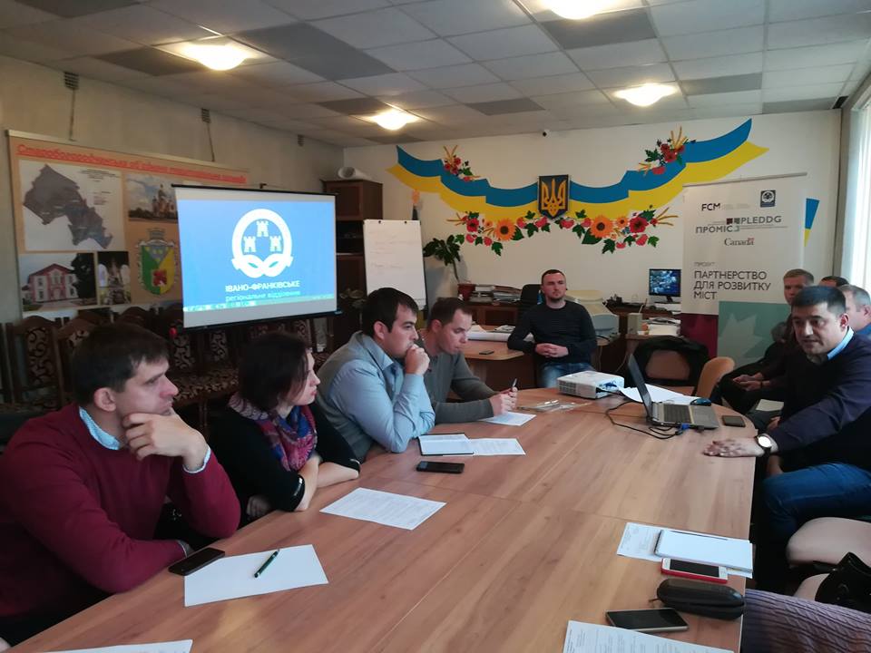 Можливості підготовки проектних заявок на створення сільськогосподарських кооперативів обговорили у Старих Богородчанах