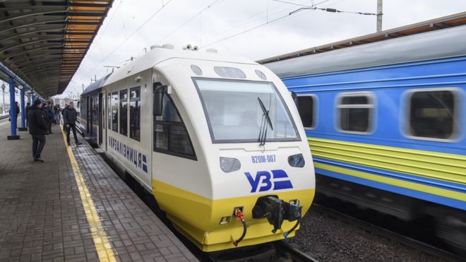 До аеропорту Бориспіль тепер курсує рейковий автобус