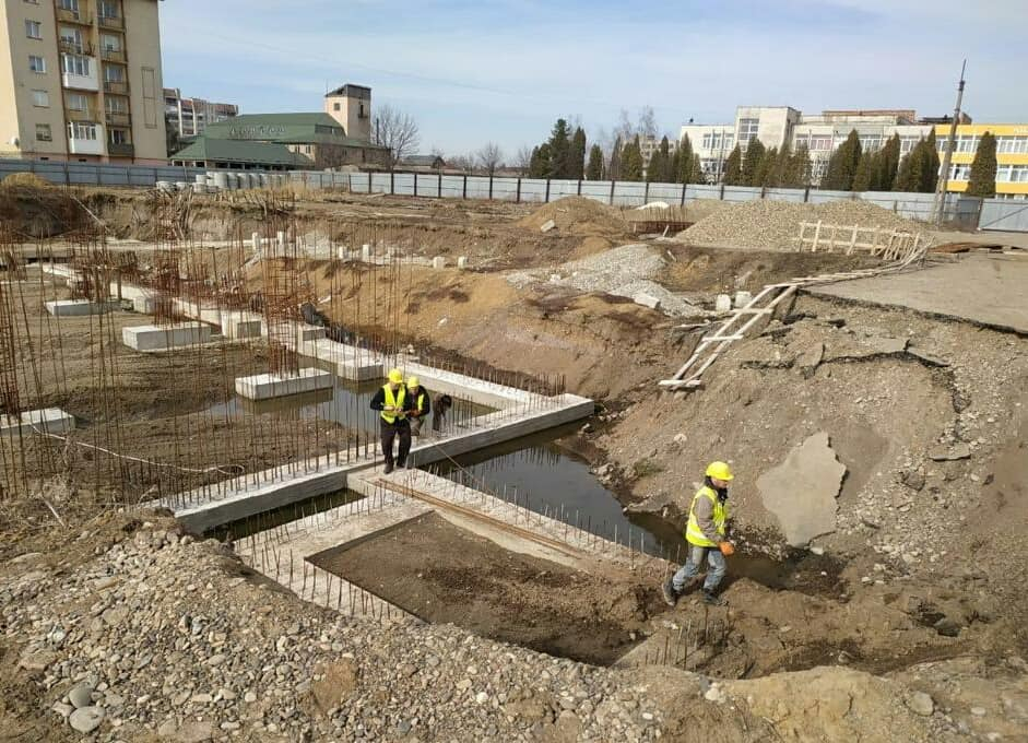 У Коломиї відновили будівництво басейну за 200 мільйонів гривень