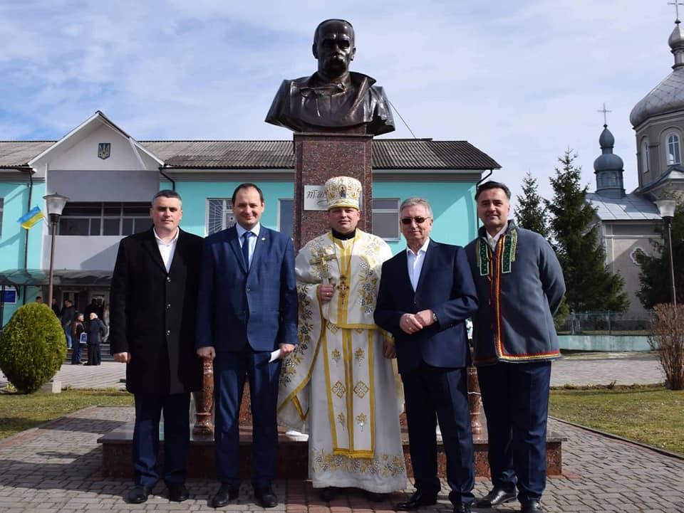 Івано-Франківськ підписав угоду про співпрацю із селом Черніїв