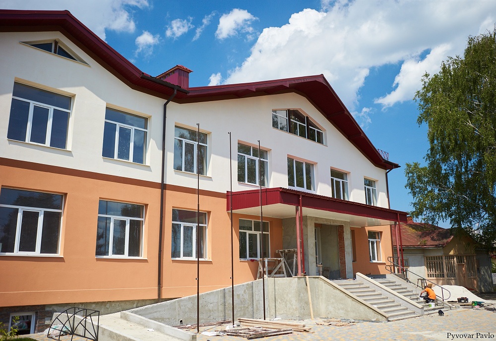 Нова школа у Хриплині вже цього року прийме 300 діток