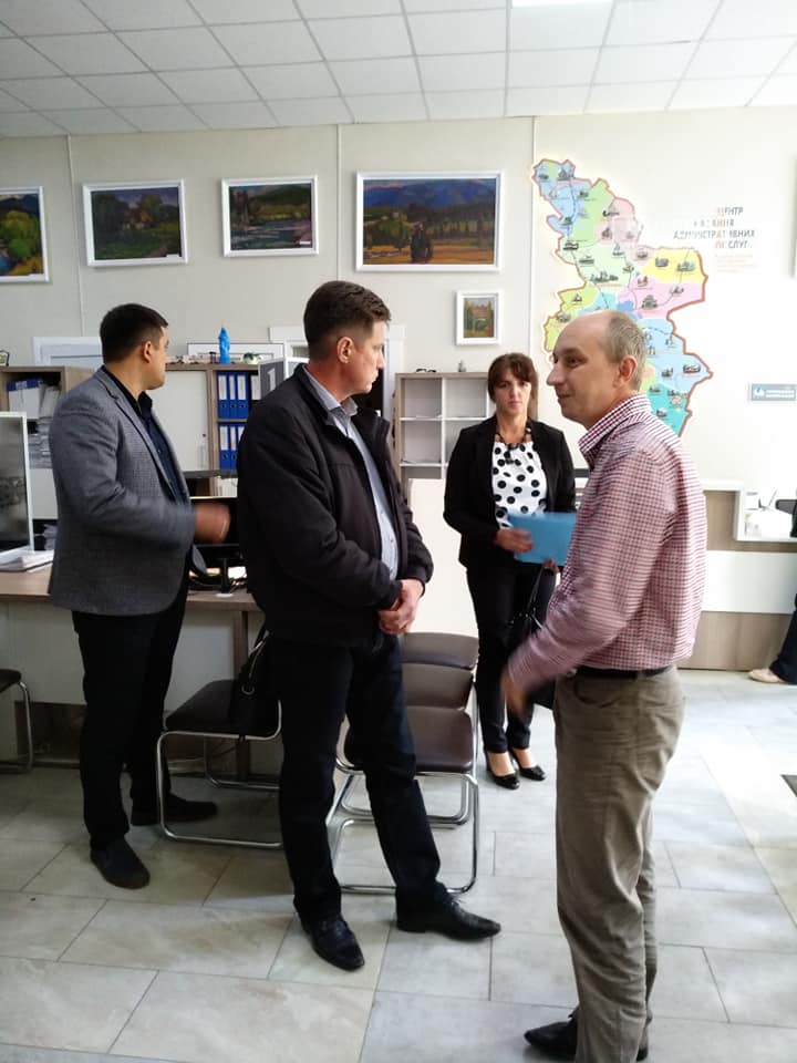 Навчальний візит для керівництва громад Прикарпаття у найбільшій на Львівщині Ходорівській ОТГ у межах програми «Маршрути успіхів» на тему: «Впровадження децентралізаційної реформи на прикладі Ходорівської міської ОТГ»