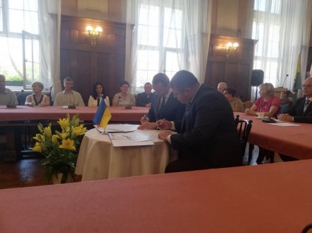 Підписання договору про партнерство з гміною Пачкув(Польща) та Тлумацькою ОТГ(Україна)!