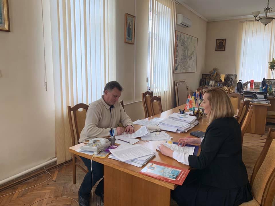 Угоду про співробітництво в сфері надання адміністративних послуг між Південно-Західним міжрегіональним управлінням Міністерства юстиціі ( м. Івано-Франківськ) та виконавчим комітетом Калуськоі міськоі ради підписано