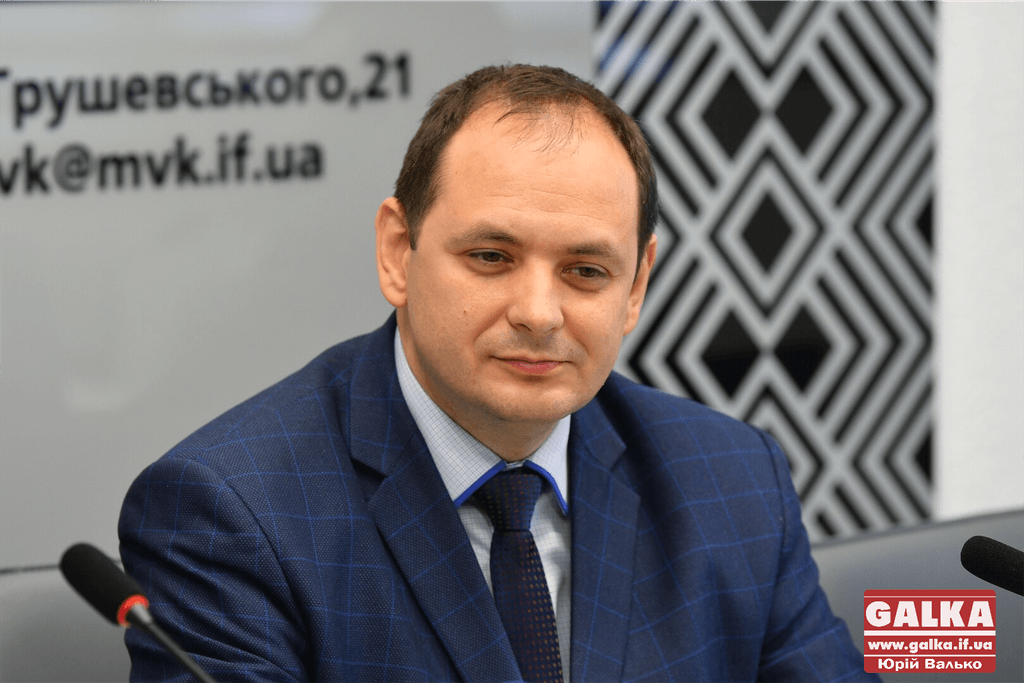 Марцінків та франківські чиновники віддадуть місячні зарплати на купівлю медобладнання для лікарень