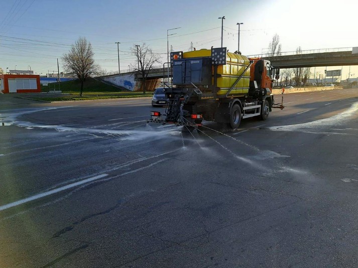 На Снятинщині дезінфікували 20 кілометрів автодороги