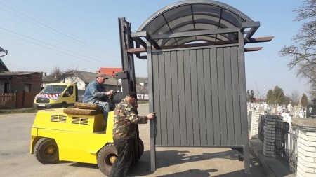 В м. Городенка по вул. І. Богуна встановили нову зупинку