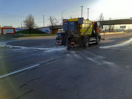 На Снятинщині дезінфікували 20 кілометрів автодороги