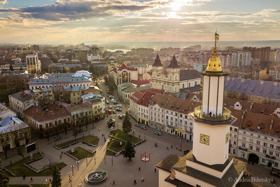 Івано-Франківську – 358. Як святкували День міста на карантині