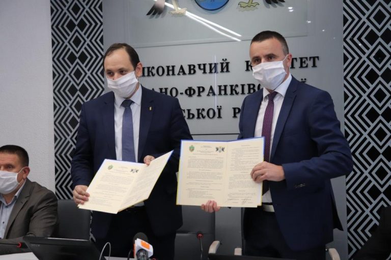 Підписання Меморандуму про співробітництво між Івано-Франківською і Ямницькою територіальними громадами
