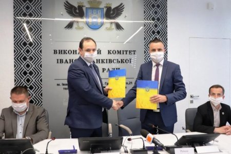 Підписання Меморандуму про співробітництво між Івано-Франківською і Ямницькою територіальними громадами