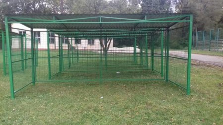 В Дзвиняцьку територіальну громаду в рамках співпраці з Програма DOBRE доставлено контейнери та 21 майданчик для роздільного сортування  твердих побутових відходів