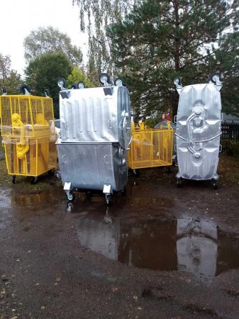 В Дзвиняцьку територіальну громаду в рамках співпраці з Програма DOBRE доставлено контейнери та 21 майданчик для роздільного сортування  твердих побутових відходів