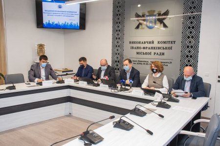 Платформа з політичного діалогу на тему: «Законодавчі пріоритети забезпечення ефективної діяльності місцевого самоврядування» відбулася в Івано-Франківському РВ АМУ