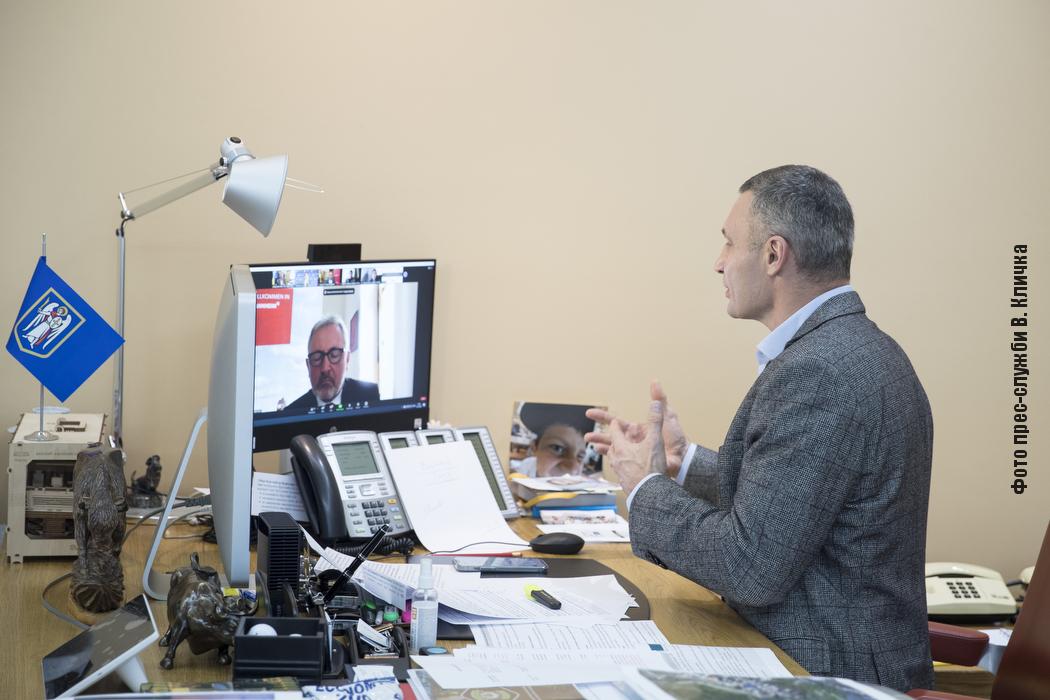 Віталій Кличко та Буркхард Юнг вперше провели круглий стіл за участю українських та німецьких міських голів