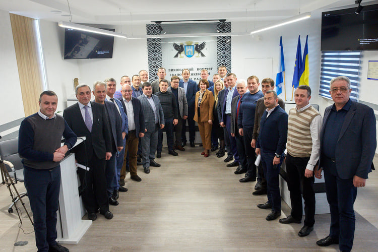 Голови громад Прикарпаття закликали парламентарів підтримати пропозиції АМУ до Держбюджету-2022