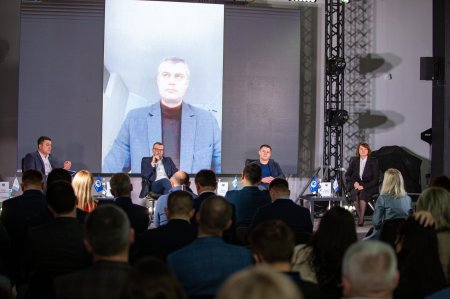 В Івано-Франківську відбувся форум «Асоціація міст України єднає Україну»