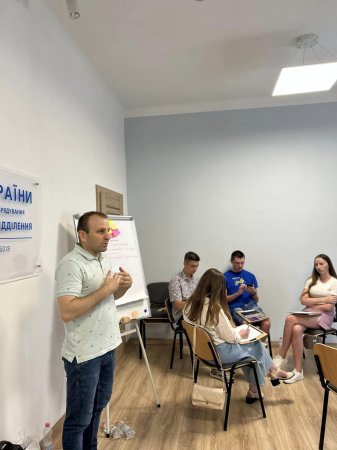У Івано-Франківську відбувся перший тренінг для волонтерів у межах проєкту «Волонтерство for everyone»