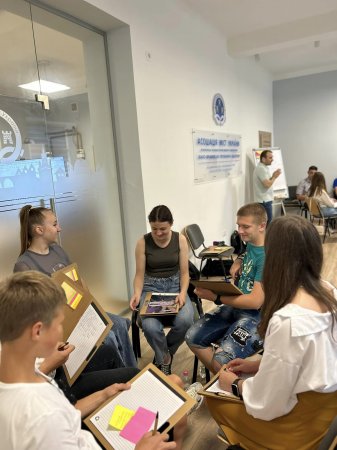 У Івано-Франківську відбувся перший тренінг для волонтерів у межах проєкту «Волонтерство for everyone»