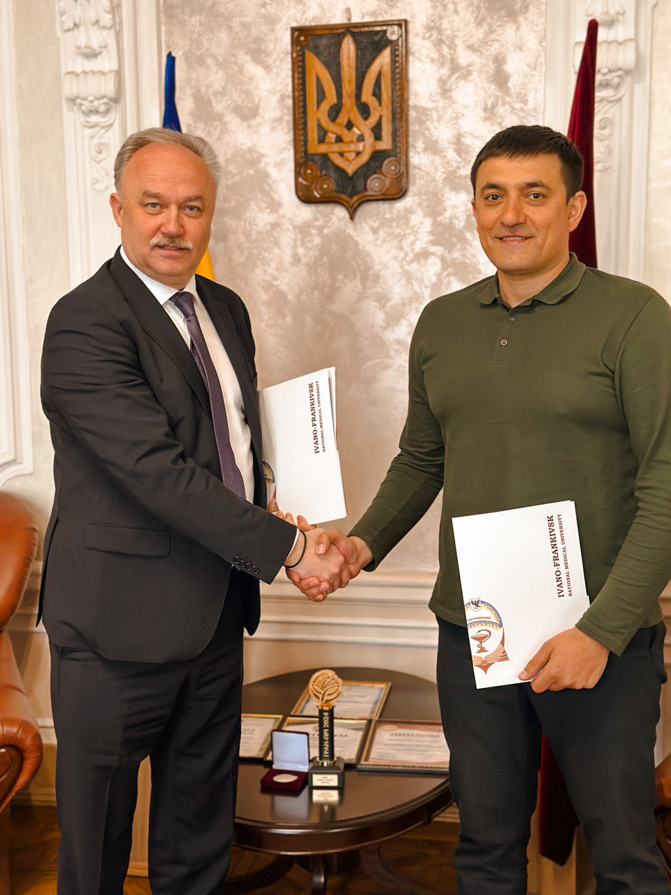 Підписання меморандуму про співпрацю між Івано-Франківське регіональне відділення Асоціації міст України та Івано-Франківський національний медичний університет