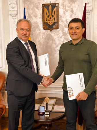 Підписання меморандуму про співпрацю між Івано-Франківське регіональне відділення Асоціації міст України та Івано-Франківський національний медичний університет
